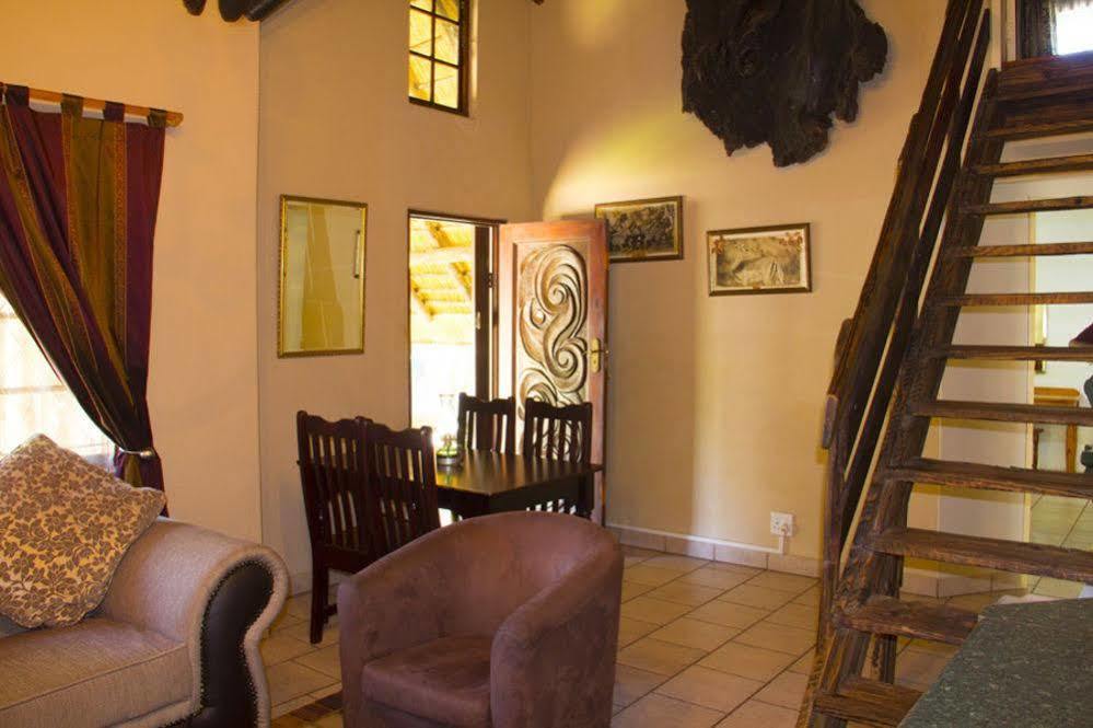 Hotel Aristo Manor Richards Bay Exterior foto