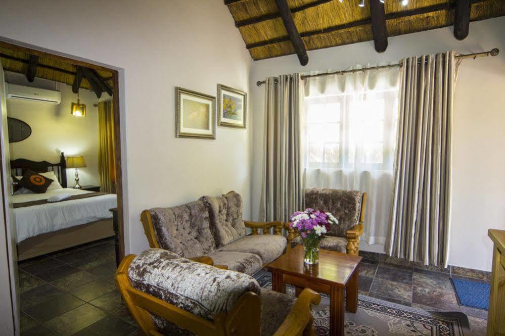 Hotel Aristo Manor Richards Bay Exterior foto