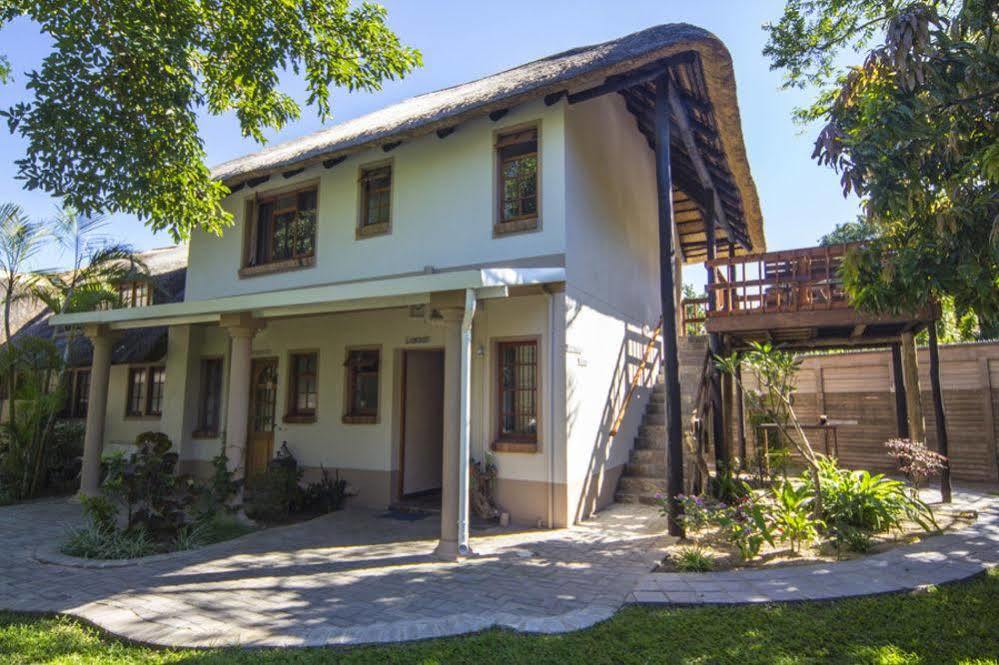 Hotel Aristo Manor Richards Bay Exterior foto