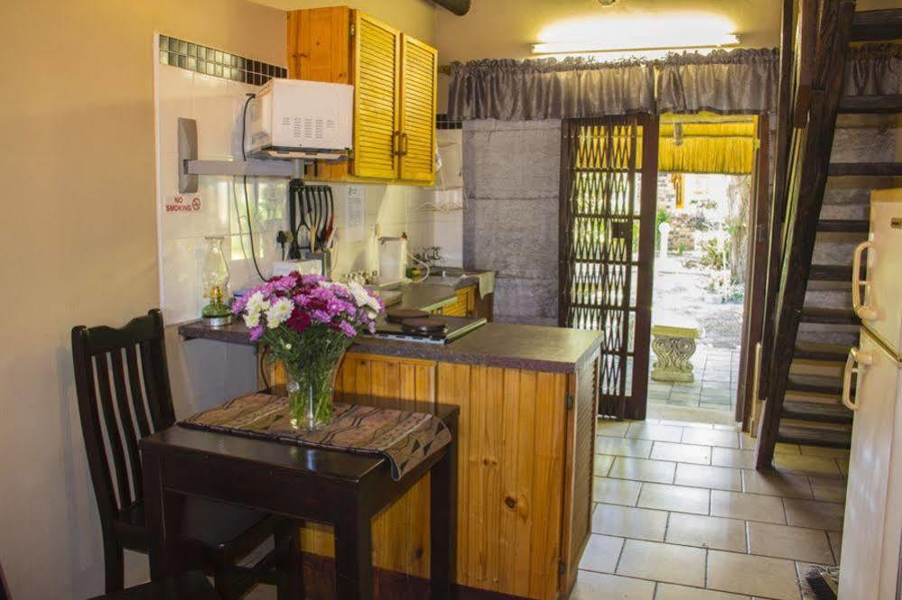 Hotel Aristo Manor Richards Bay Exterior foto