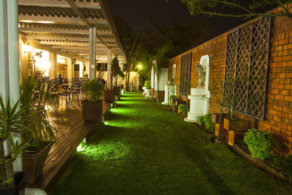 Hotel Aristo Manor Richards Bay Exterior foto