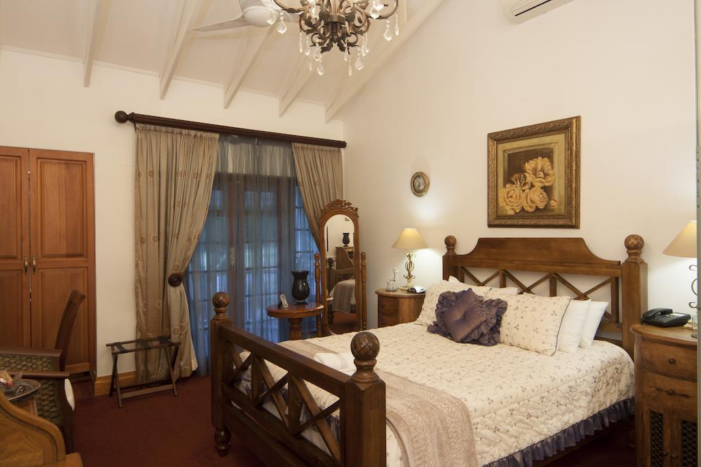 Hotel Aristo Manor Richards Bay Exterior foto