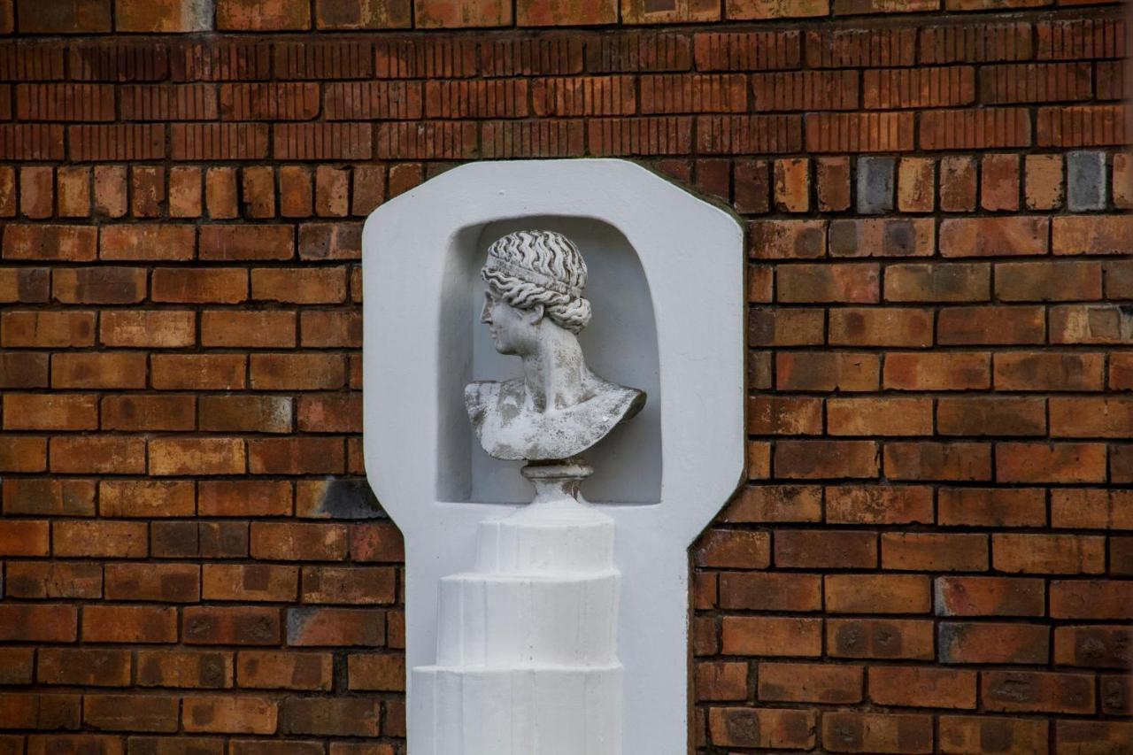 Hotel Aristo Manor Richards Bay Exterior foto