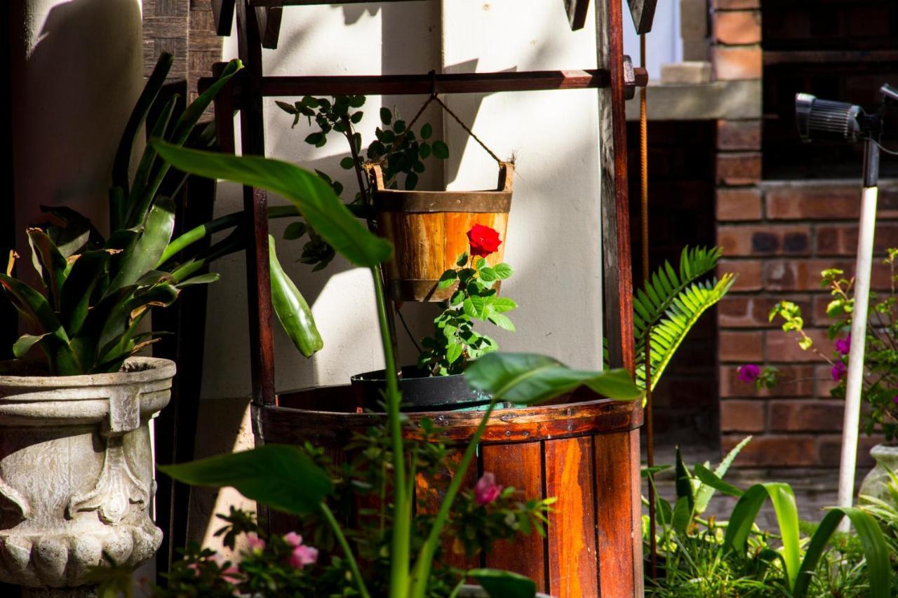 Hotel Aristo Manor Richards Bay Exterior foto