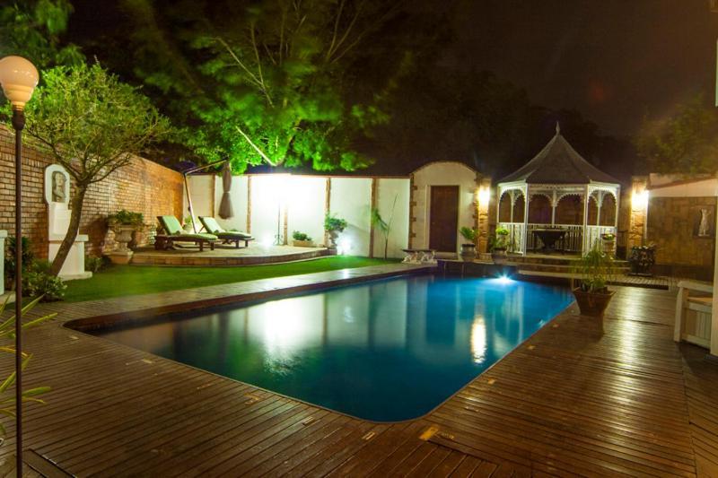 Hotel Aristo Manor Richards Bay Exterior foto